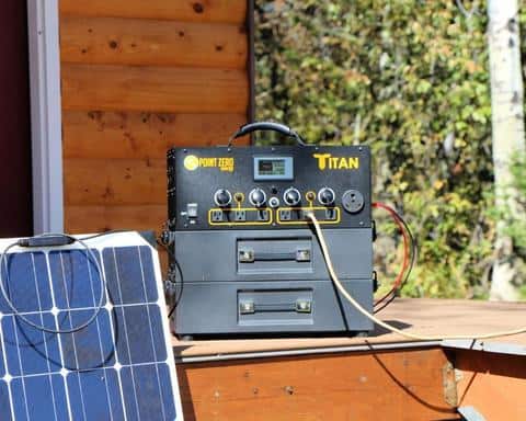 Titan Solar Generator + 5 x 100 Watt Solar Panels