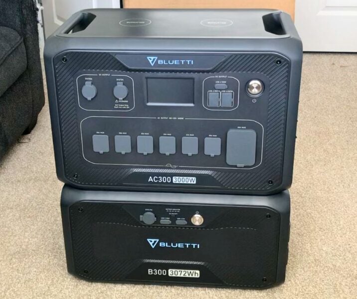 Bluetti AC300+B300 front view